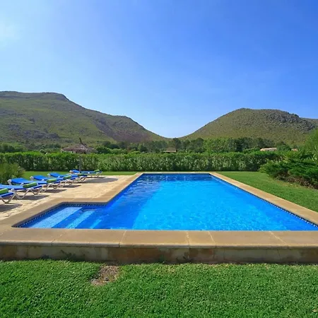 Attractive Pera Villa Port de Pollença