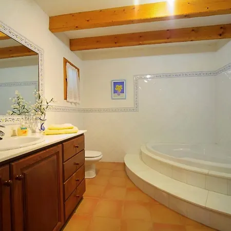 Attractive Pera Villa